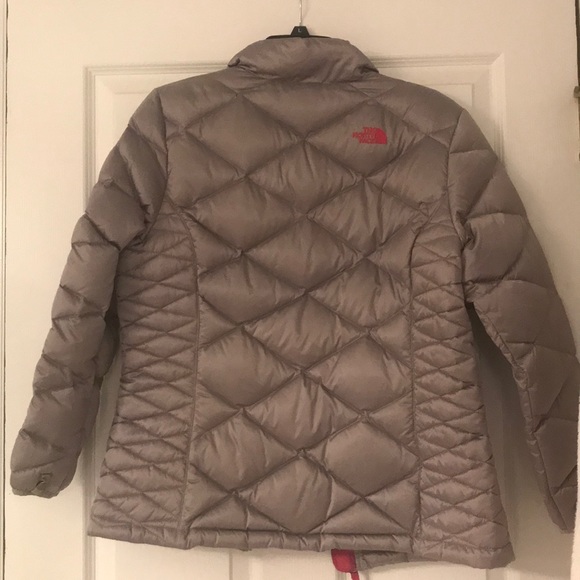 North face girls Xl 550 puffer zip up jacket - Picture 2 of 3